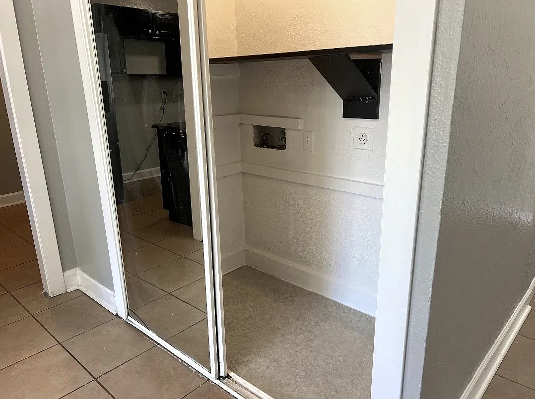3 bed, 1174 sqft, $1,895 — Photo 4