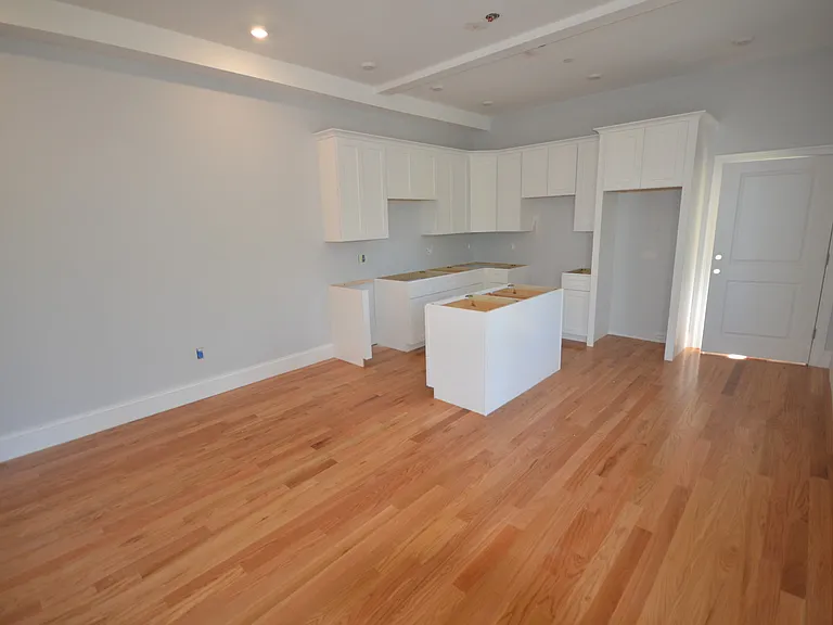 18 Murdock St #16 — Photo 5