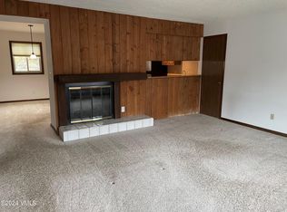 600 Price Ln APT 2, Gypsum, CO 81637