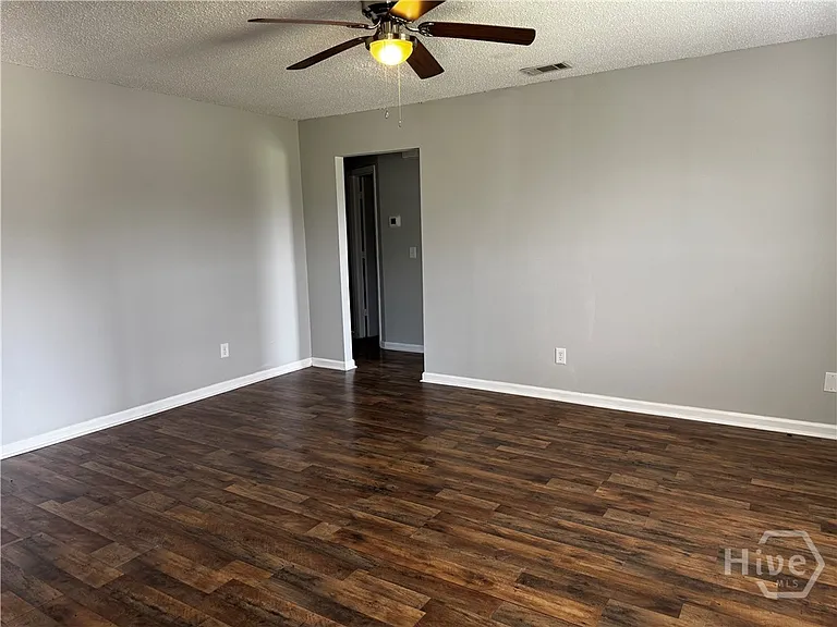 902 Black Willow Dr — Photo 10