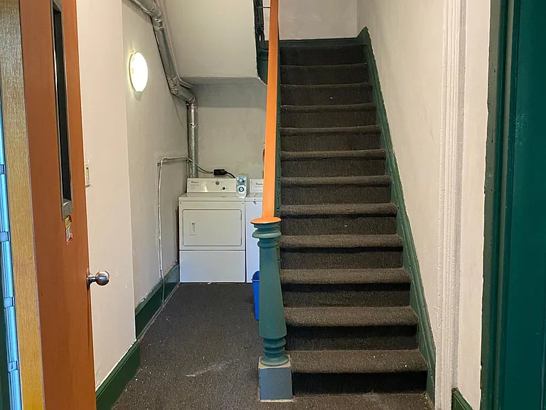 512 S 41st St #8 — Photo 3