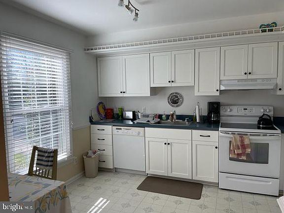 5th image of 205 E Dover St #1