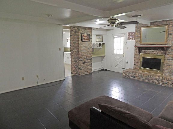 2nd image of 5250 Cambridge Ln
