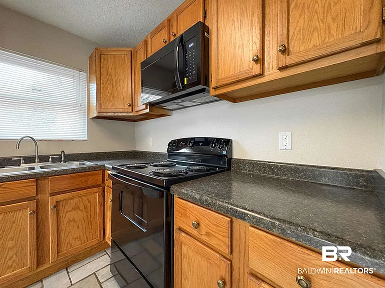 5652 Dee St #A — Photo 12