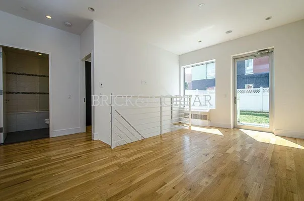 Rented by Brick&Mortar | media 27