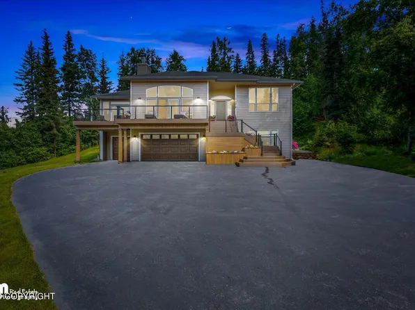 9815 Lone Tree Dr, Anchorage, AK 99507