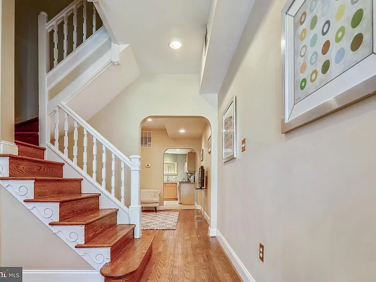 806 New Hampshire Ave NW — Photo 8