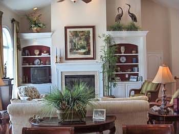 2nd image of 1136 Oak Grove Dr