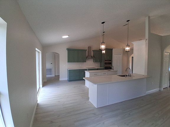 4th image of 18063 Parrot Rd
