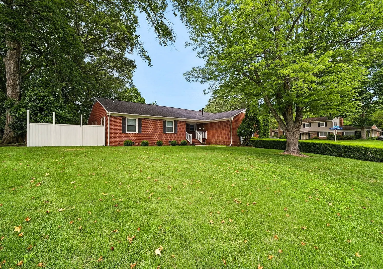 Beautifully Updated 5-Bedroom Brick Ranch on a Corner Lot — Photo 2