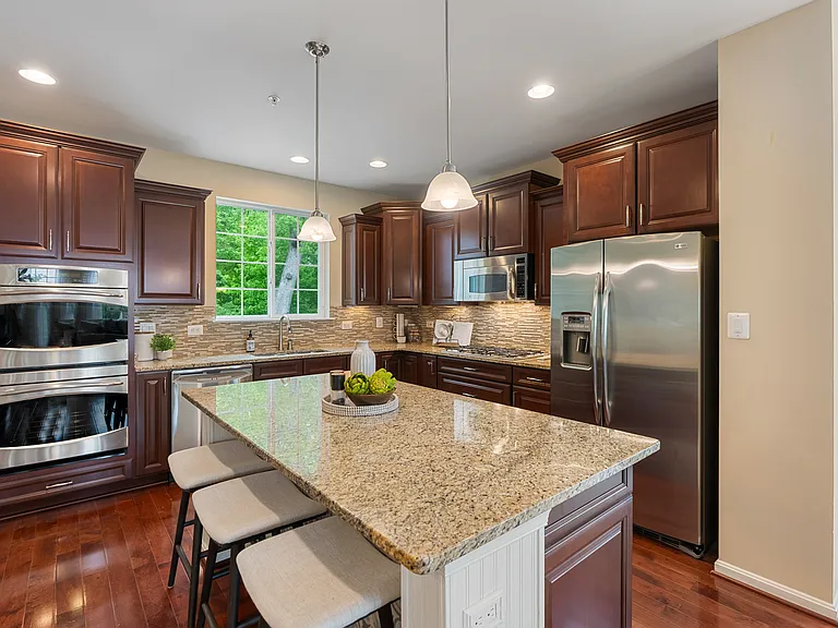 232 Mohegan Dr — Photo 3