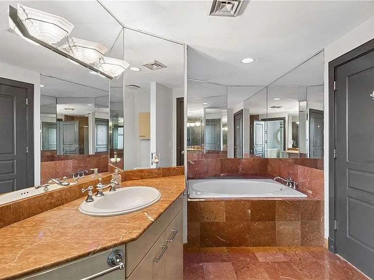 700 Park Regency Pl NE #2002 — Photo 21