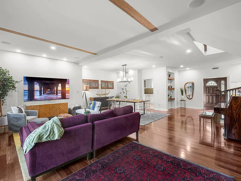 6714 Blucher Ave — Photo 25