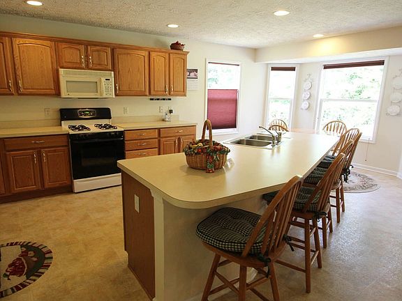 4th image of 4799 Belmont Pl