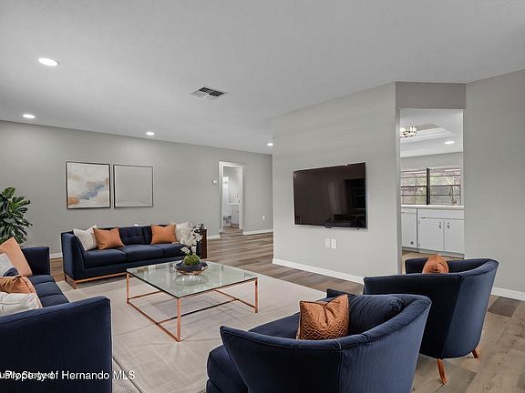 5th image of 2357 Giovanni Ave