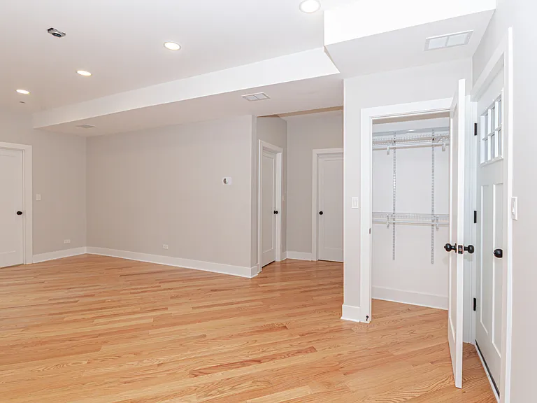 1450 W Fargo Ave #2F — Photo 10