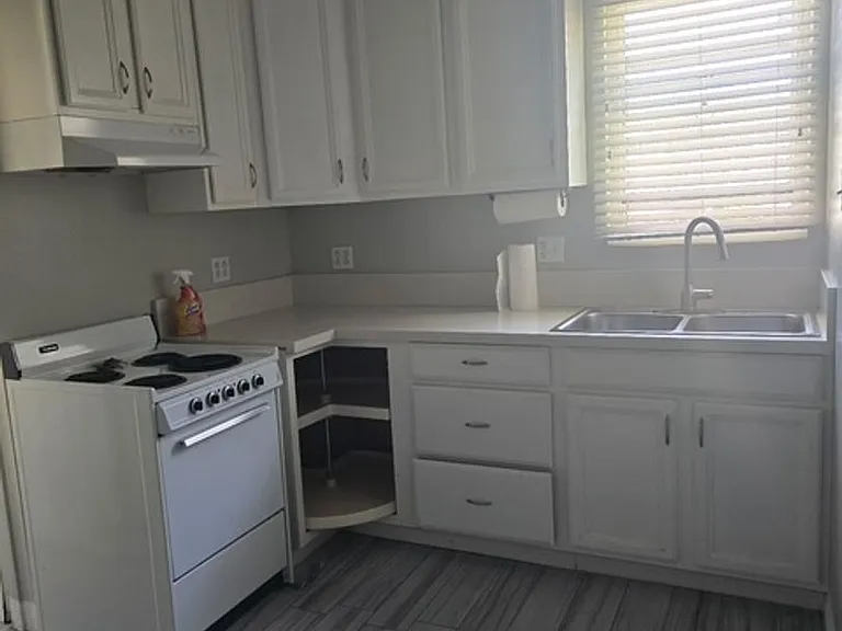 4337 N Bellflower Blvd — Photo 2