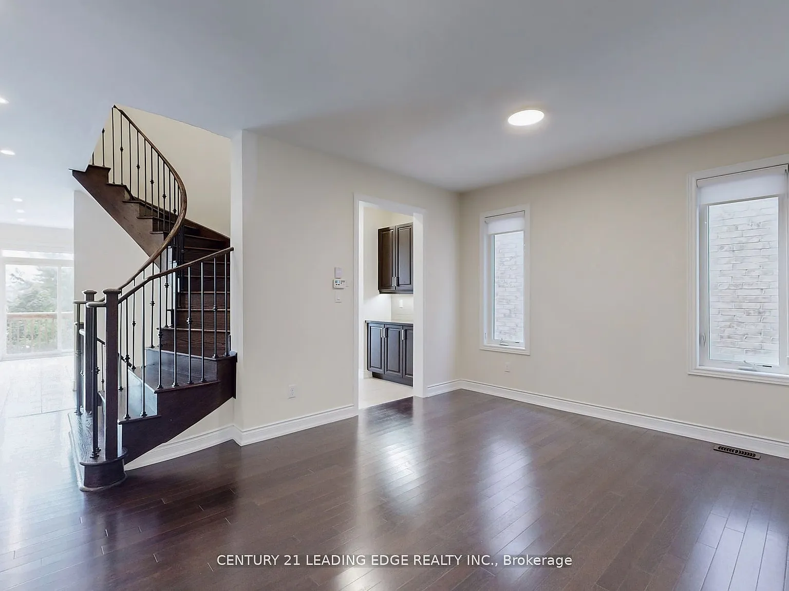 5 bed, $5,990 — Photo 2