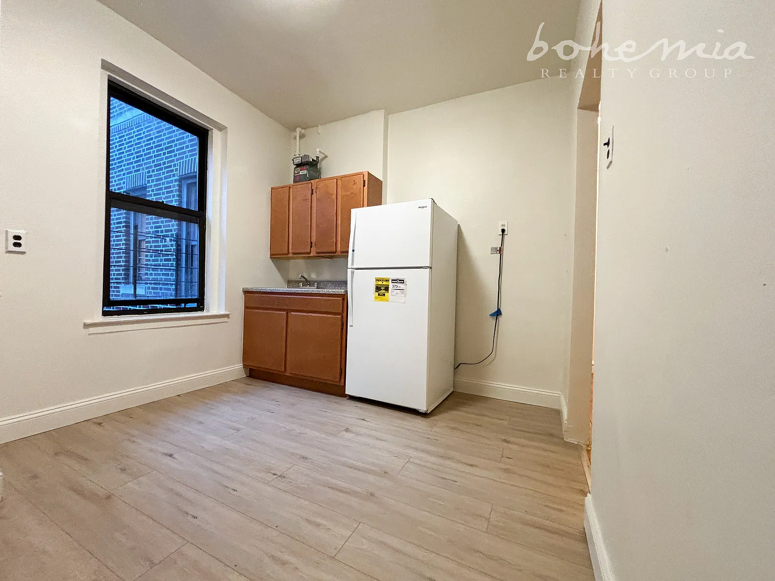 557 Academy Street — Photo 3