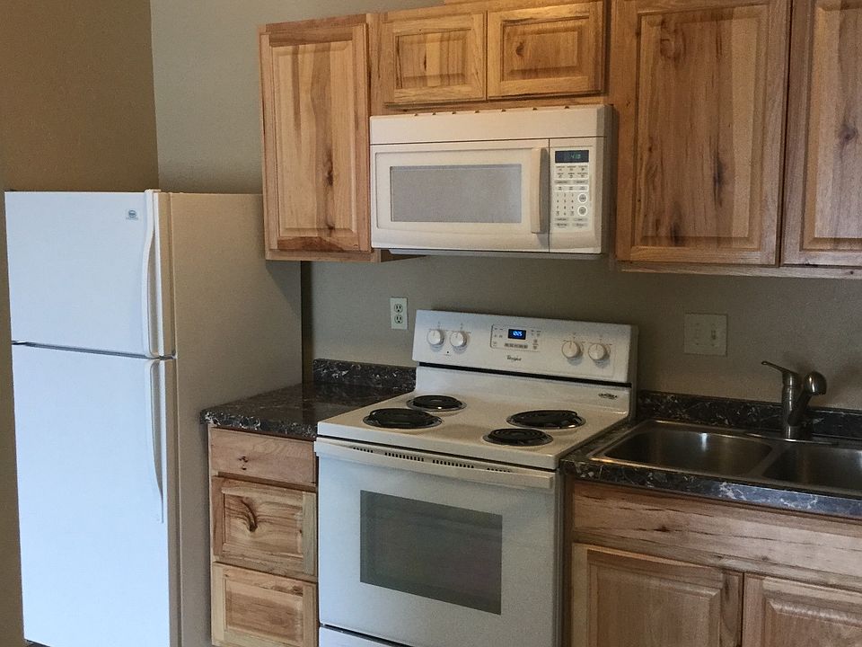 2nd image of 690 SW 9th St APT 19