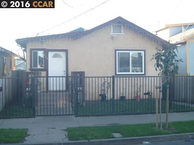 625 5th St photo 1