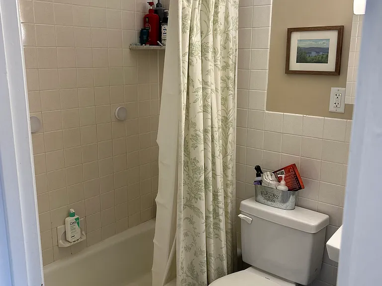 69 Newton St #13 — Photo 2