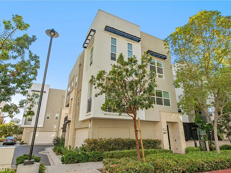 2208 Synergy — Photo 21