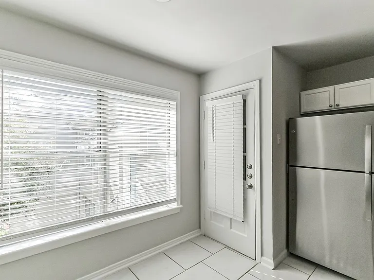 6202 Gaston Ave — Photo 11