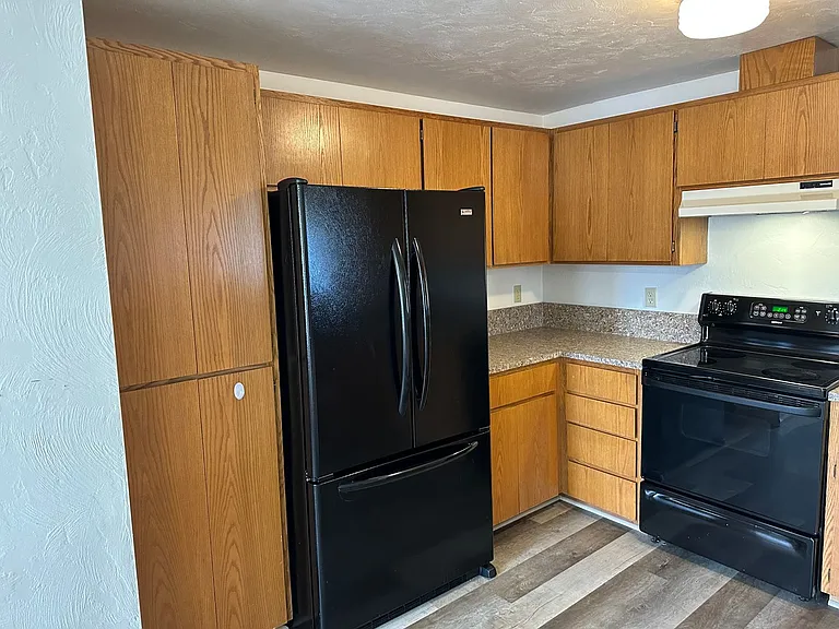 403 S 37th Pl — Photo 12