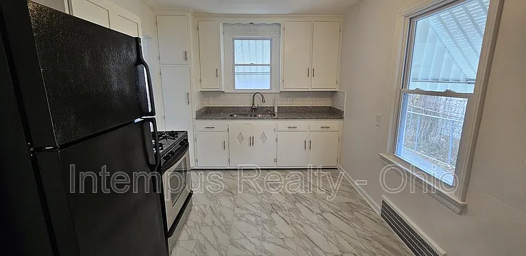 360 E 326th St — Photo 19