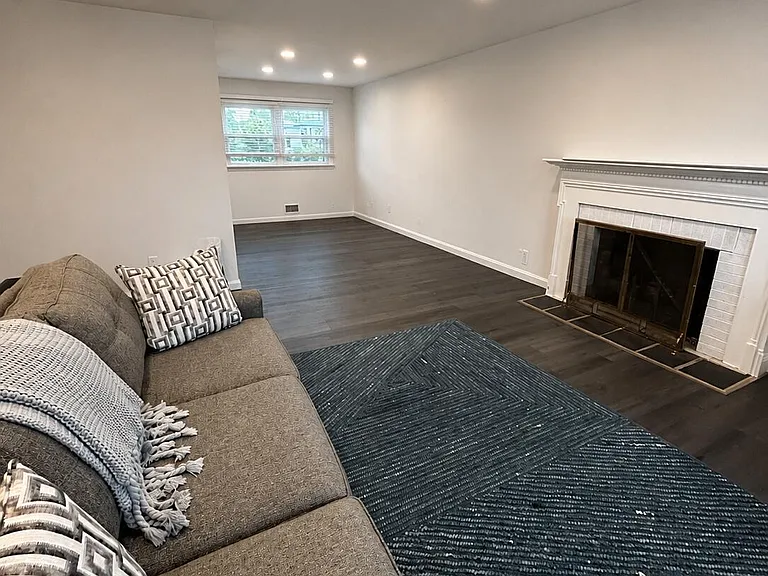 2133 Bridge Ave — Photo 3