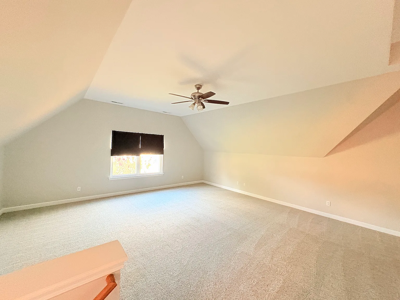 3 bed, 2.5 bath, 2400 sqft, $2,900 — Photo 4