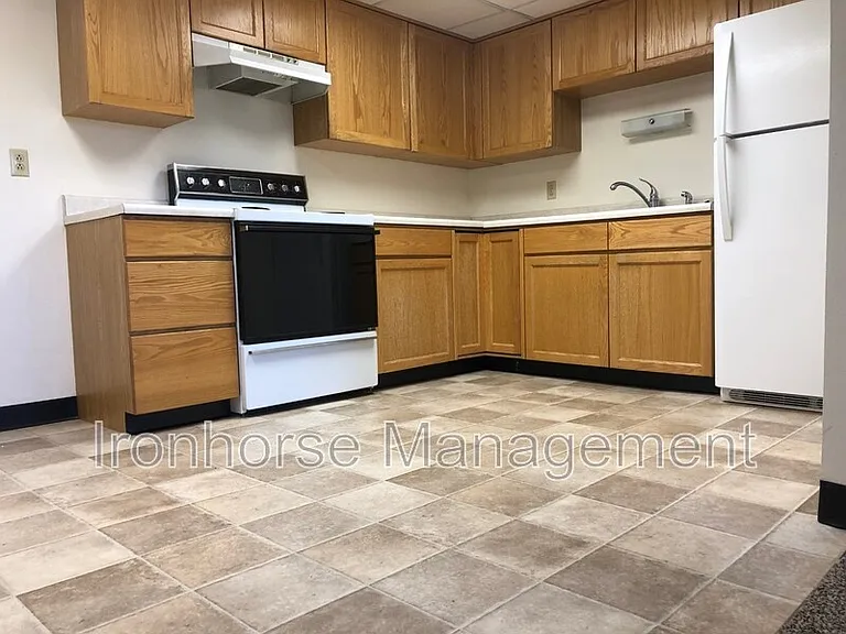 805 W Villard St #3 — Photo 5