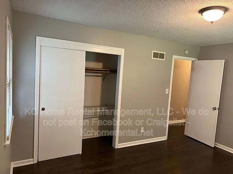 6708 W 71st Ter — Photo 33