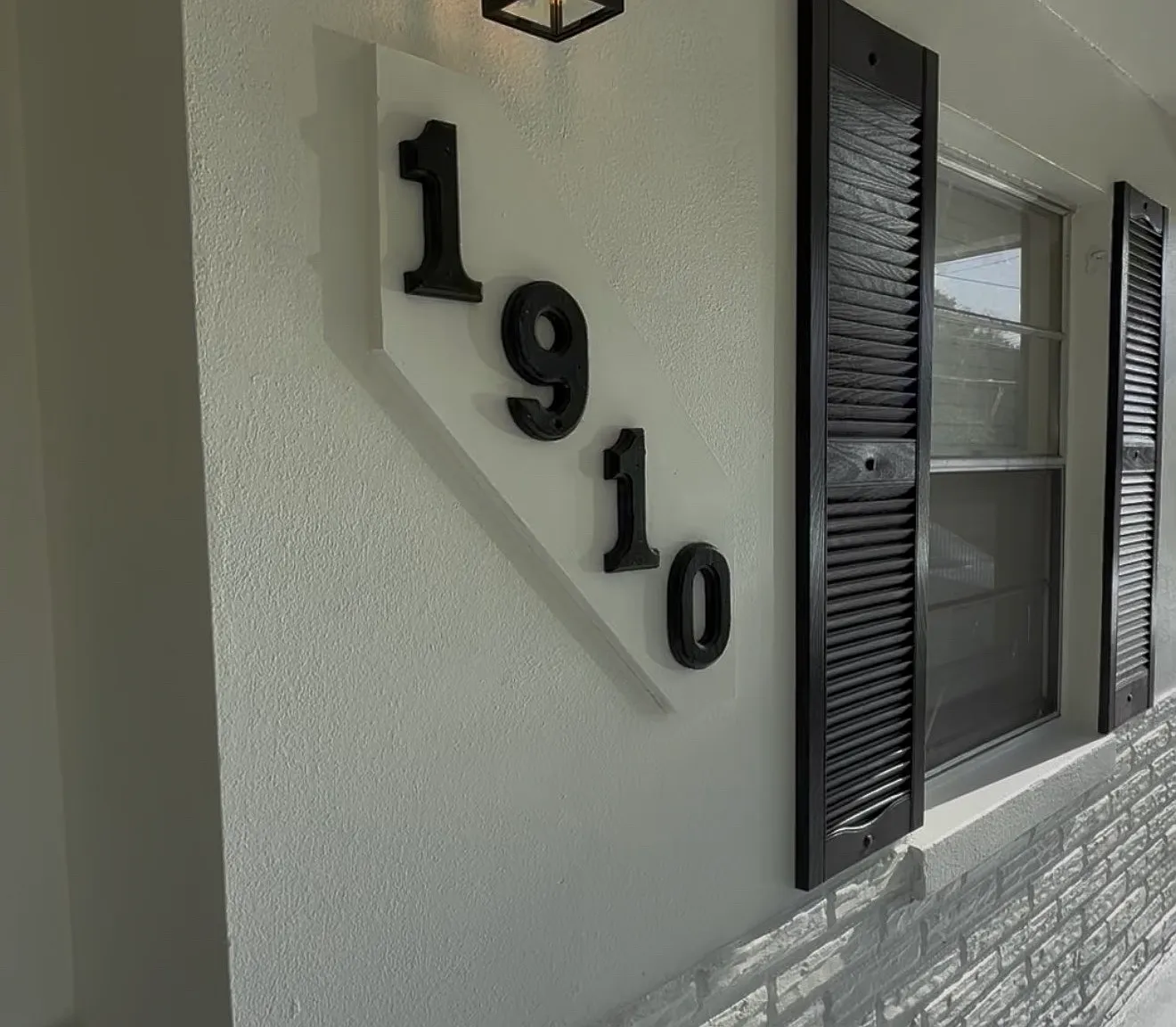 3 bed, 1034 sqft, $2,000 — Photo 2
