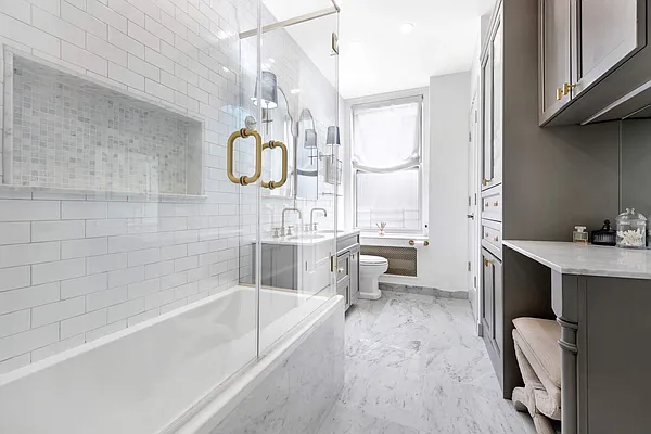 Sold by Compass | media 10