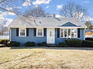 12 Robert Ave, Woburn, MA 01801