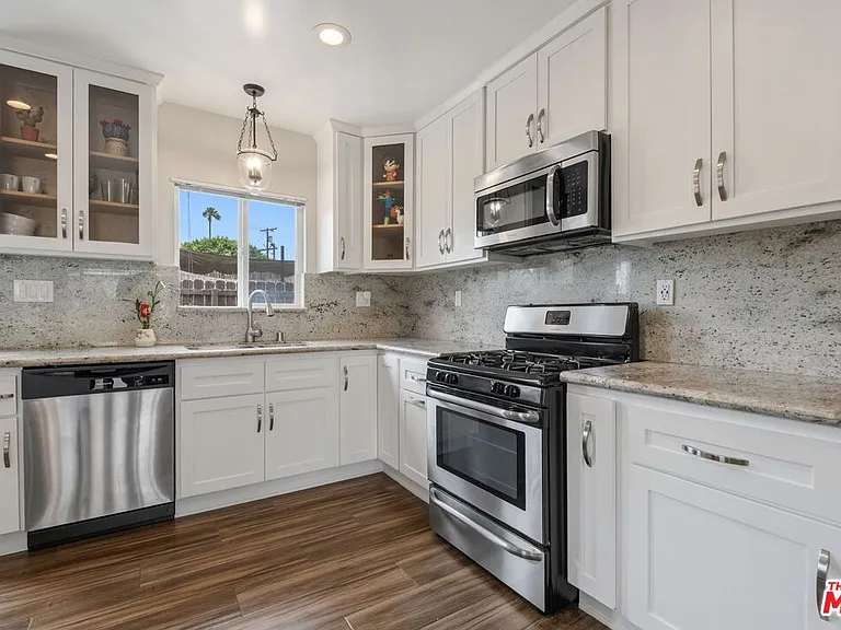 4043 Harter Ave — Photo 8