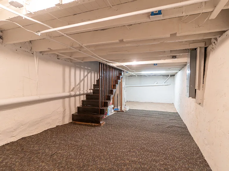 658 Atlantic St — Photo 13