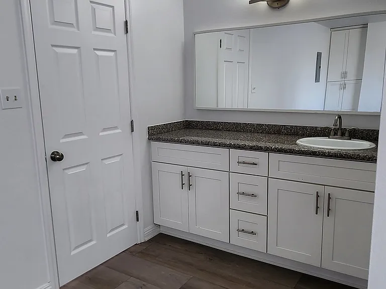 Hunt Pk Apartments — Photo 18