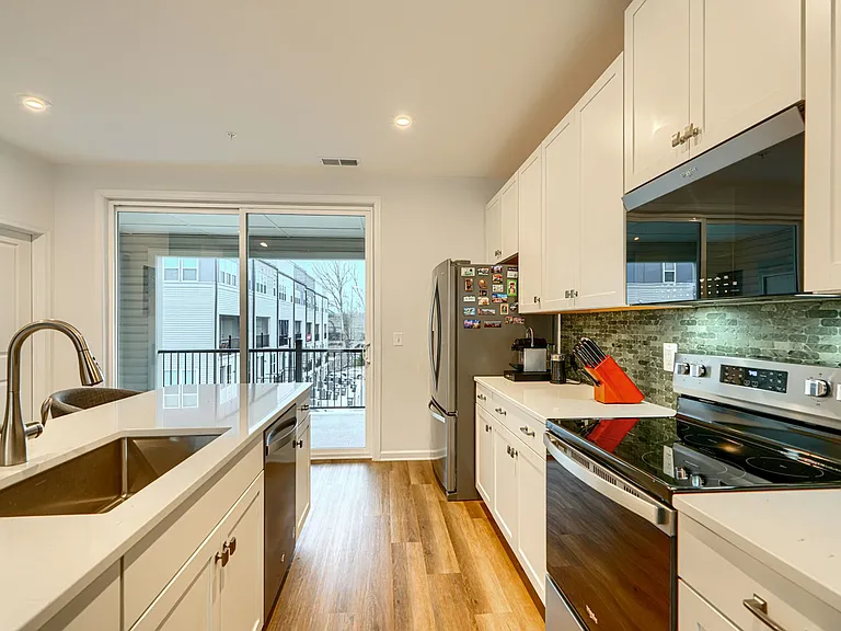 2596 Neabsco Common Pl — Photo 20