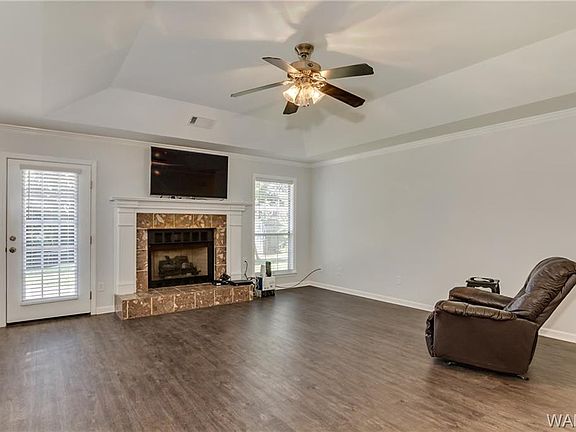 4th image of 2723 Meadow St