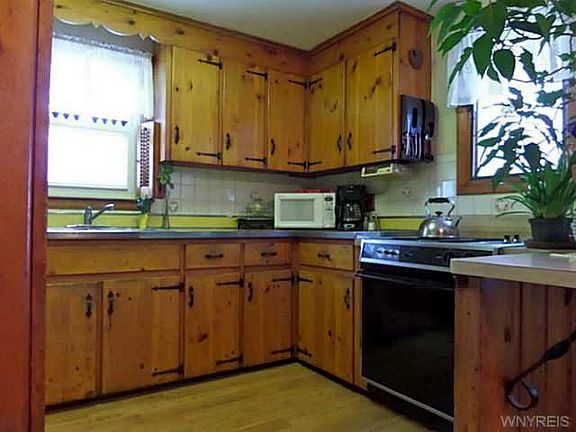 3rd image of 20 Patton Ln