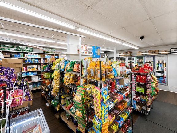 4th image of 630 Henderson Ave