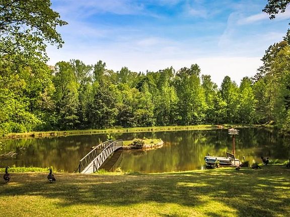 5th image of 3590 Edenderry Dr