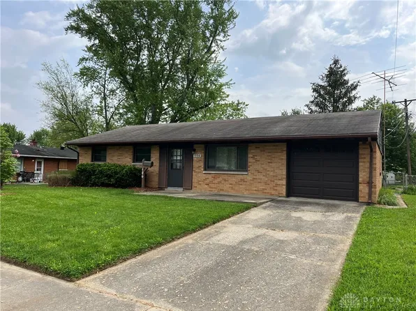 106 Estonia Dr, New Lebanon, OH 45345