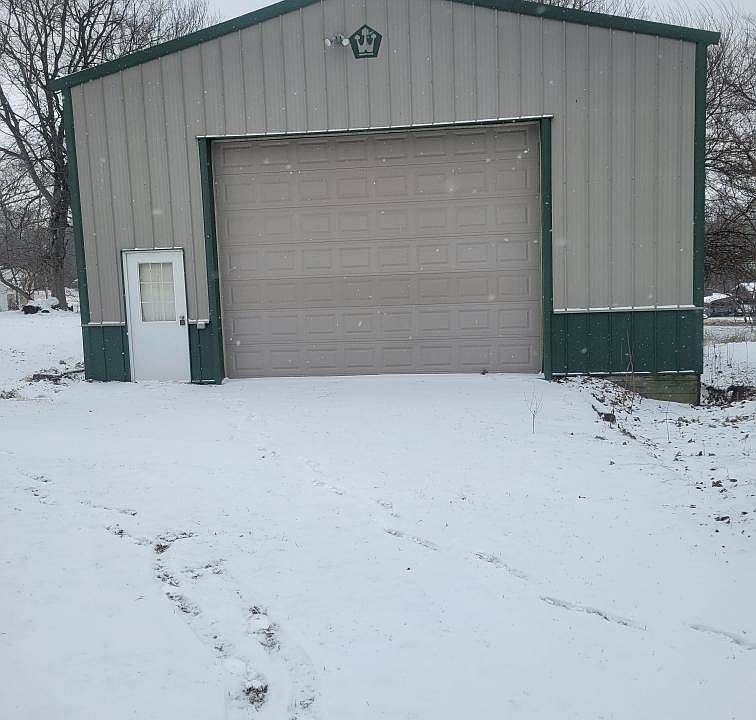 1st image of 624 Warren St