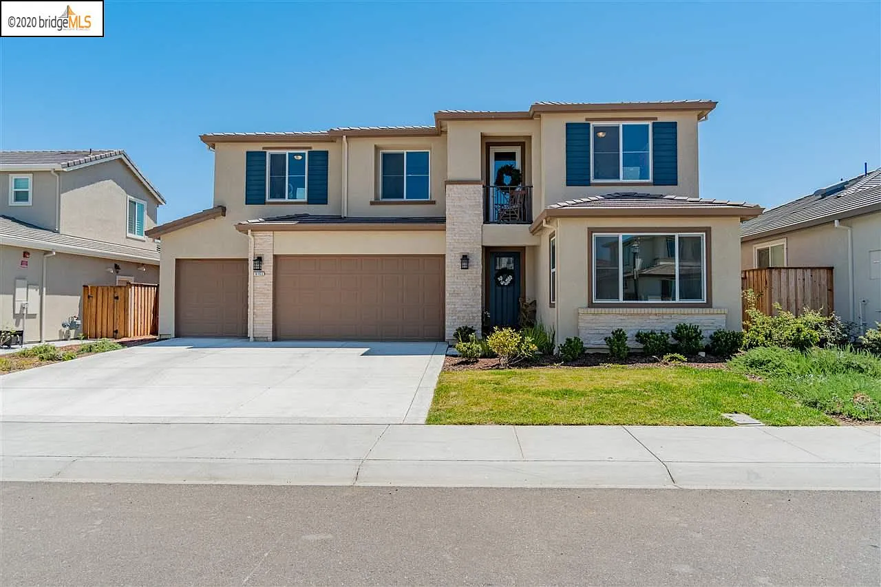 9102 Tradewinds Cir photo 1