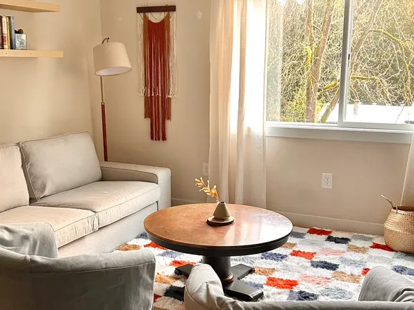 2312 NE 85th St APT C, Seattle, WA 98115