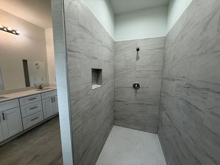 2523 Cloras St — Photo 13
